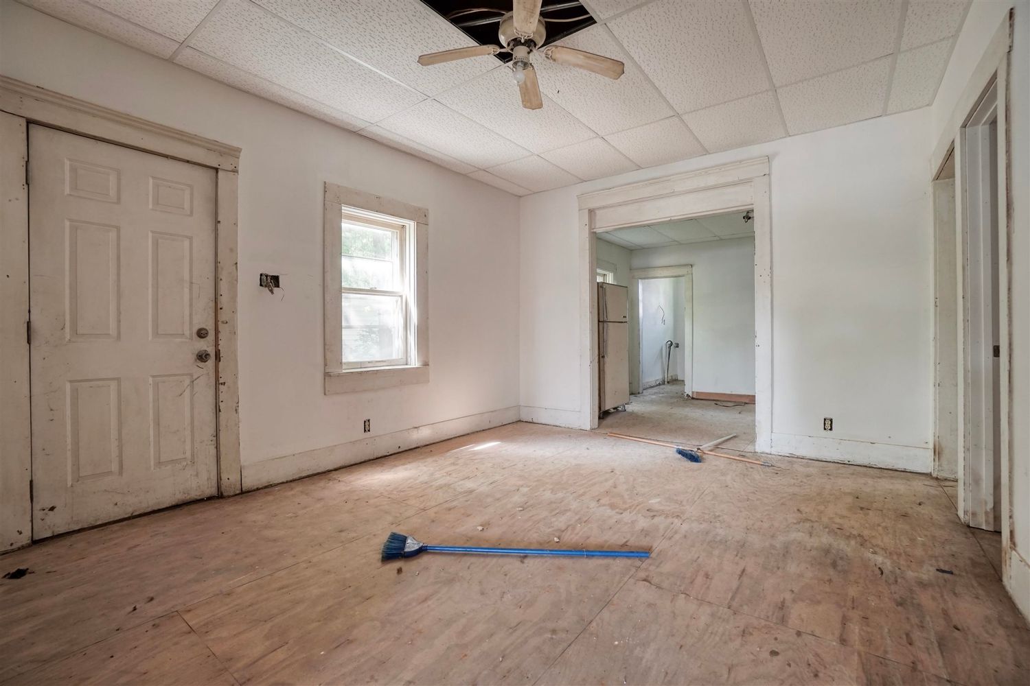 131 N 8th St, Decatur, IN 46733